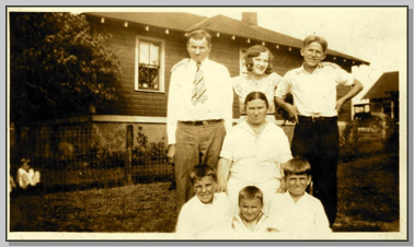 Antans, Ann, Kashmir, Karolina, Joseph, Paul, Peter Waitkus circa 1929